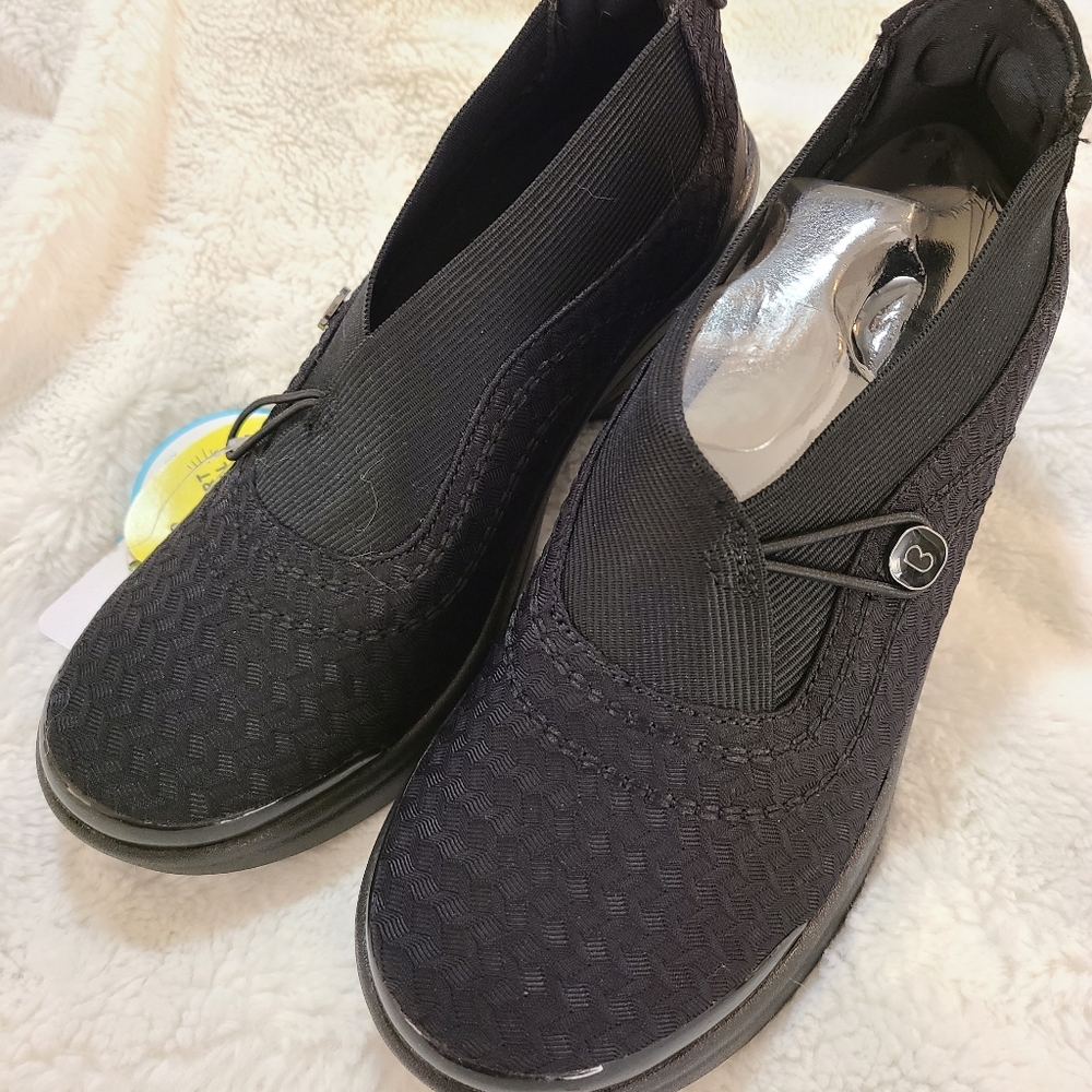 B-zees black, knit clogs - SO comfortable!